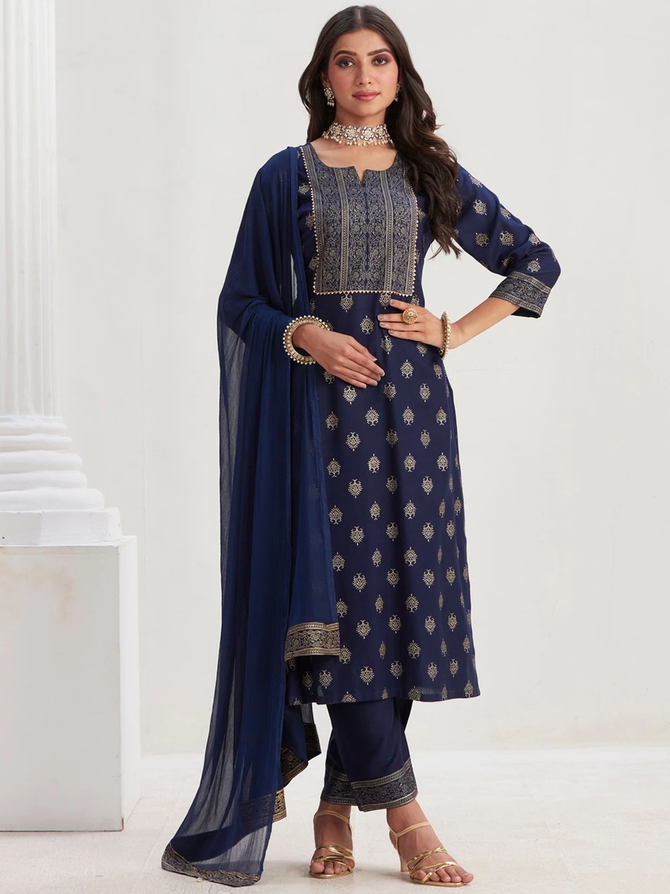 Vaulvary Women Cotton Blend Kurta Pant Dupatta Set - Image 4